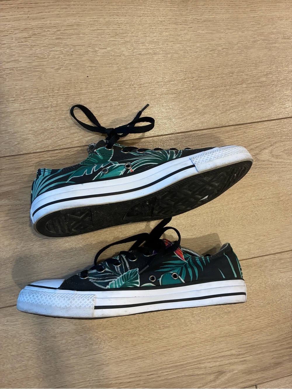 Converse Black Low Top Jungle Safari Leaf Print Sneaker Size Men’s 7/Women’s 9 - Picture 3 of 9